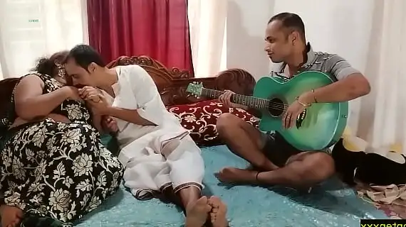 indian village wife fucking infront of husband viral